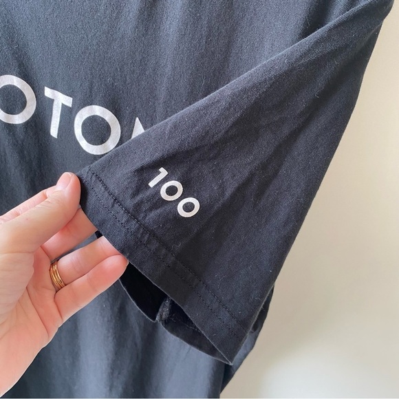 PELOTON Black Reach 100 Classic Short Sleeve Tee! Large - Picture 5 of 7